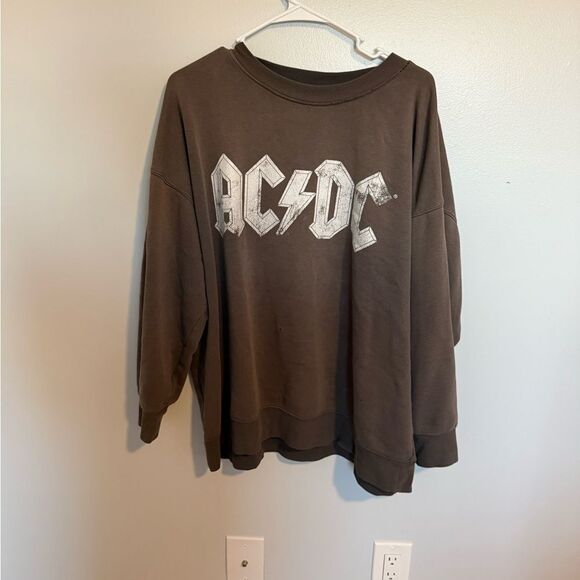 H&M Jackets & Blazers - H&M Brown Graphic Sweatshirt